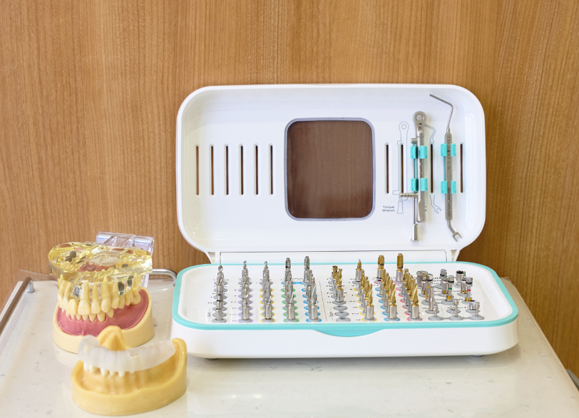 オステムインプラント｜こばやし歯科